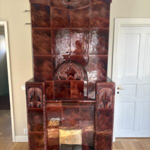 Riikinkukkouuni suoralle seinälle